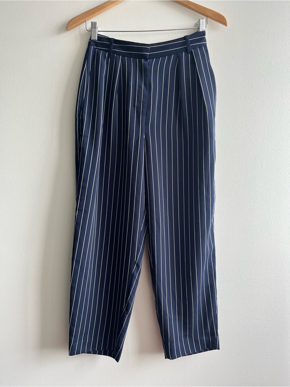 Babaton Modesto Navy Pinstripe Pants Women Sz 4 Minimalist Capsule Cool Girl